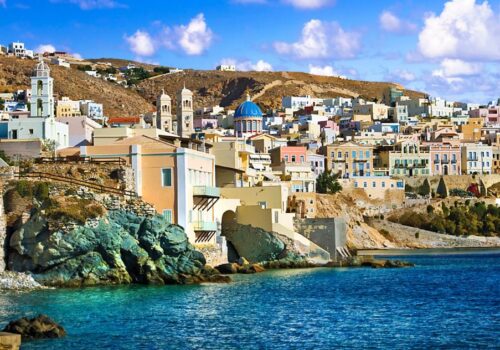 Σύρος Healing Waves Festival: Εκεί που η σιωπή γίνεται θεραπεία. Συνέντευξη με την Δέσποινα Πλουσίου