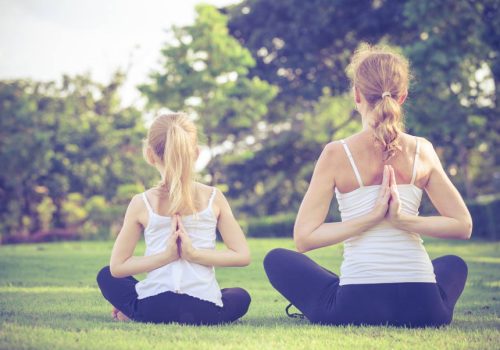 Yoga για παιδιά: Τα οφέλη και εύκολες ασκήσεις με ζωάκια για πριν τον ύπνο